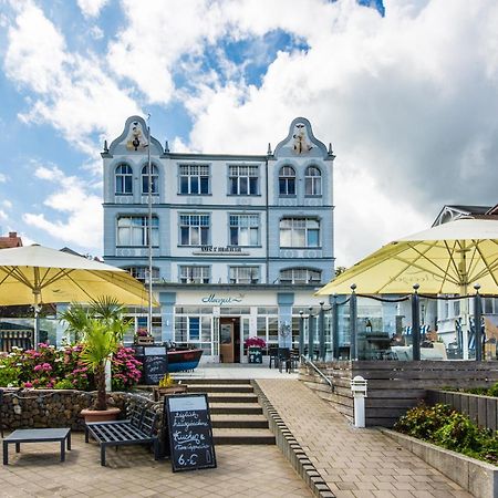 Hotel Germania ゼーバート・ヘリングスドルフ エクステリア 写真