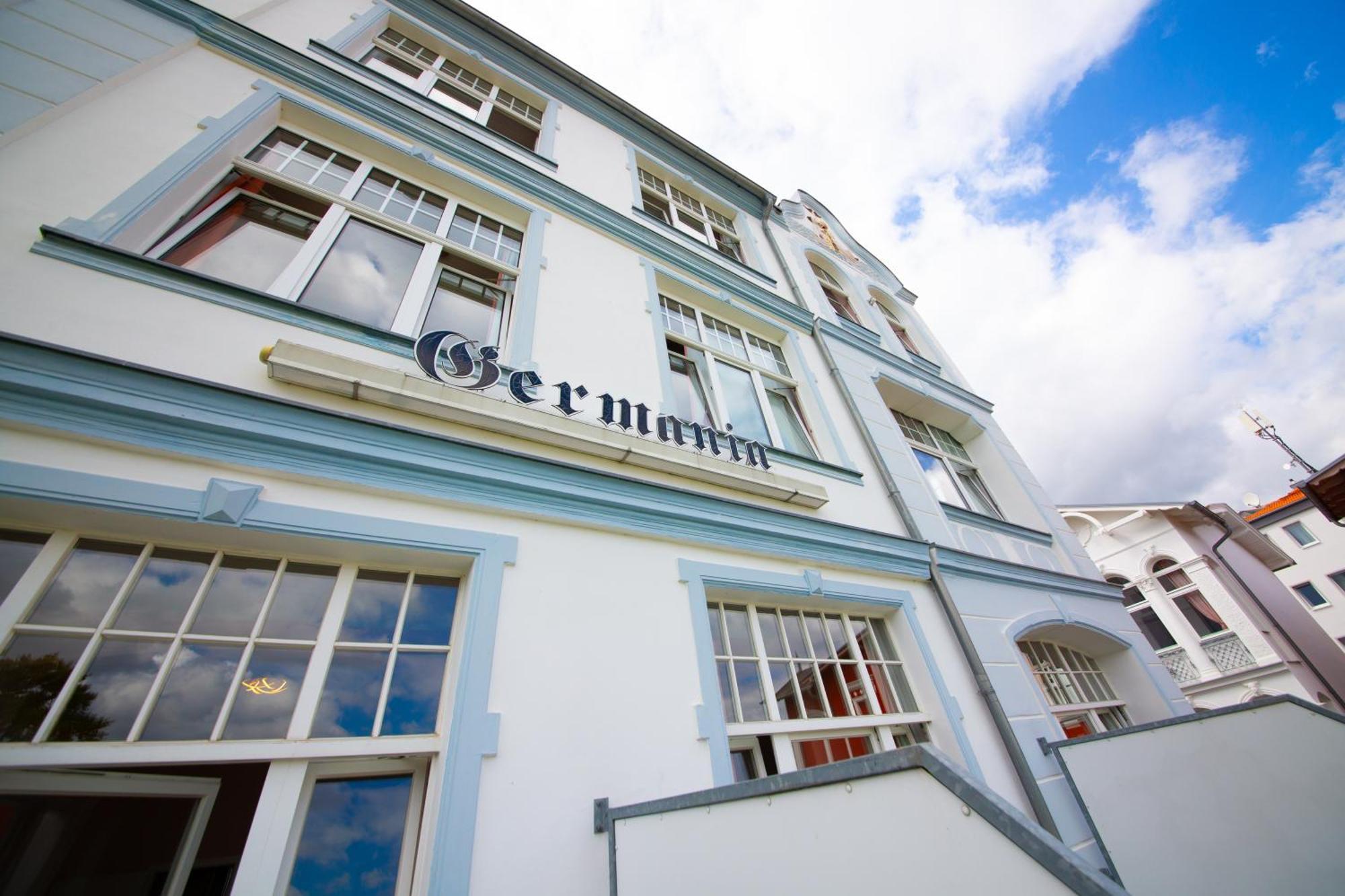 Hotel Germania ゼーバート・ヘリングスドルフ エクステリア 写真
