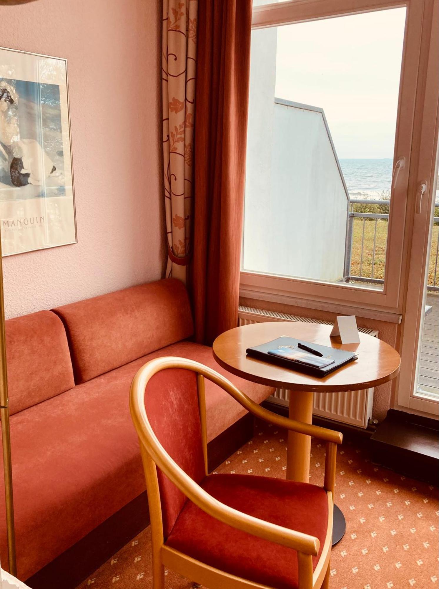 Hotel Germania ゼーバート・ヘリングスドルフ エクステリア 写真