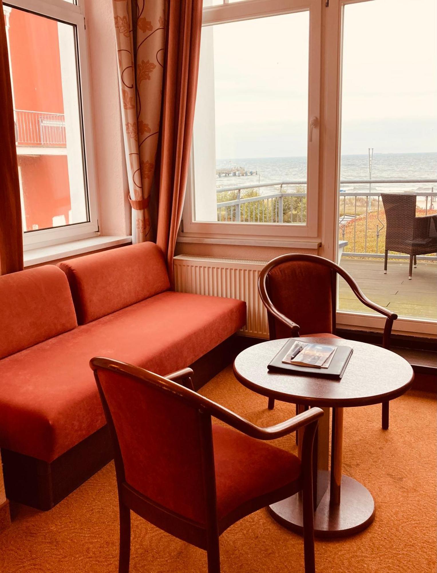Hotel Germania ゼーバート・ヘリングスドルフ エクステリア 写真
