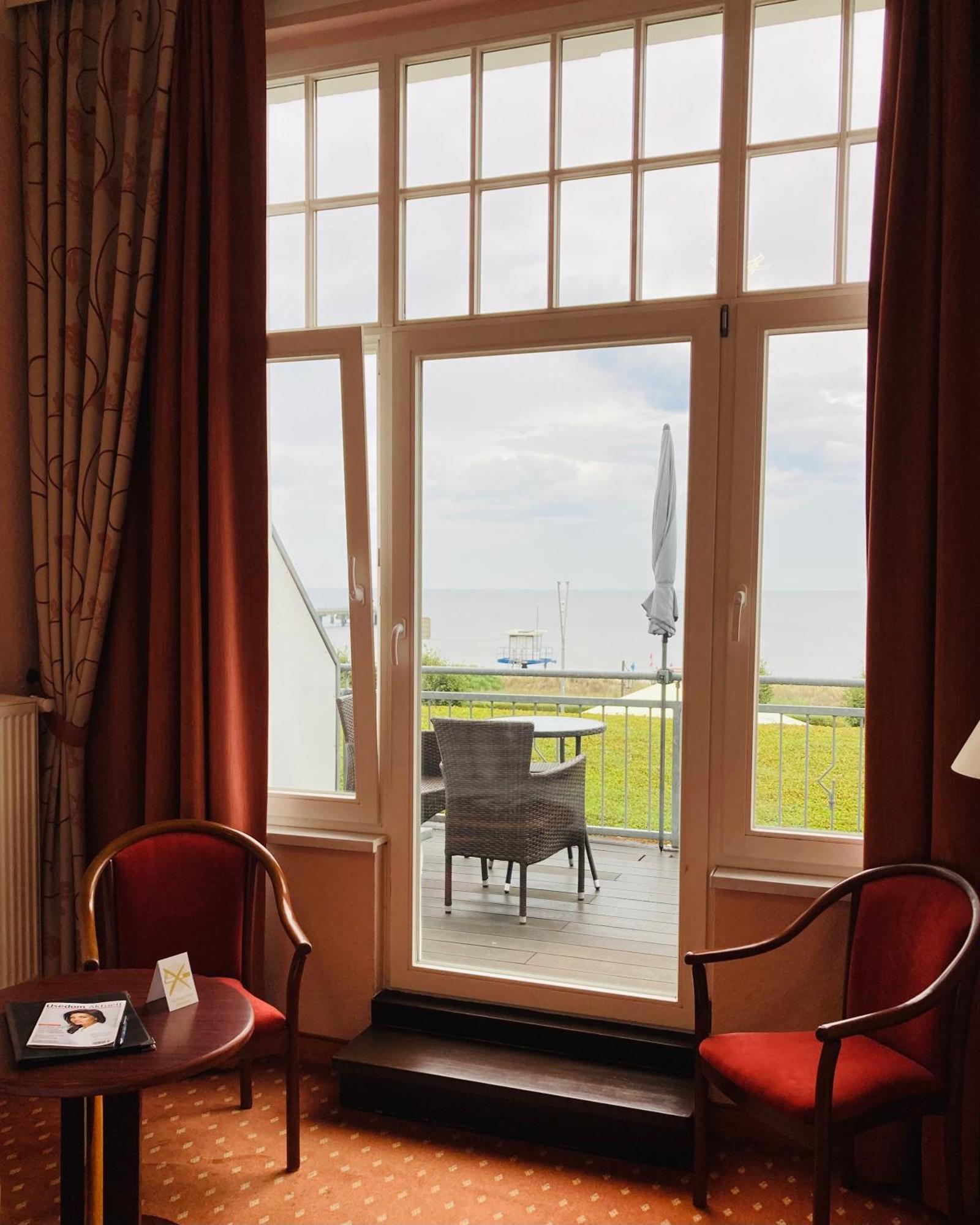Hotel Germania ゼーバート・ヘリングスドルフ エクステリア 写真