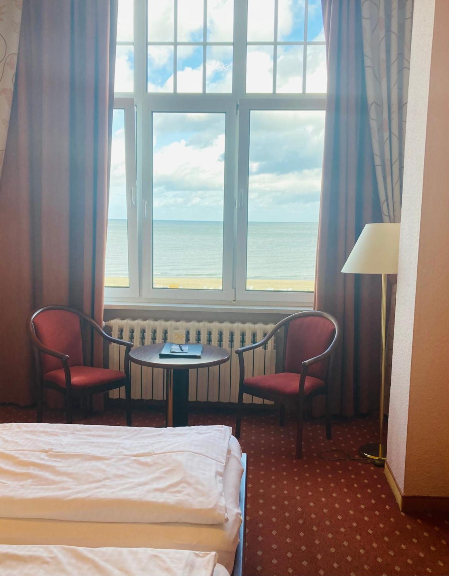 Hotel Germania ゼーバート・ヘリングスドルフ エクステリア 写真