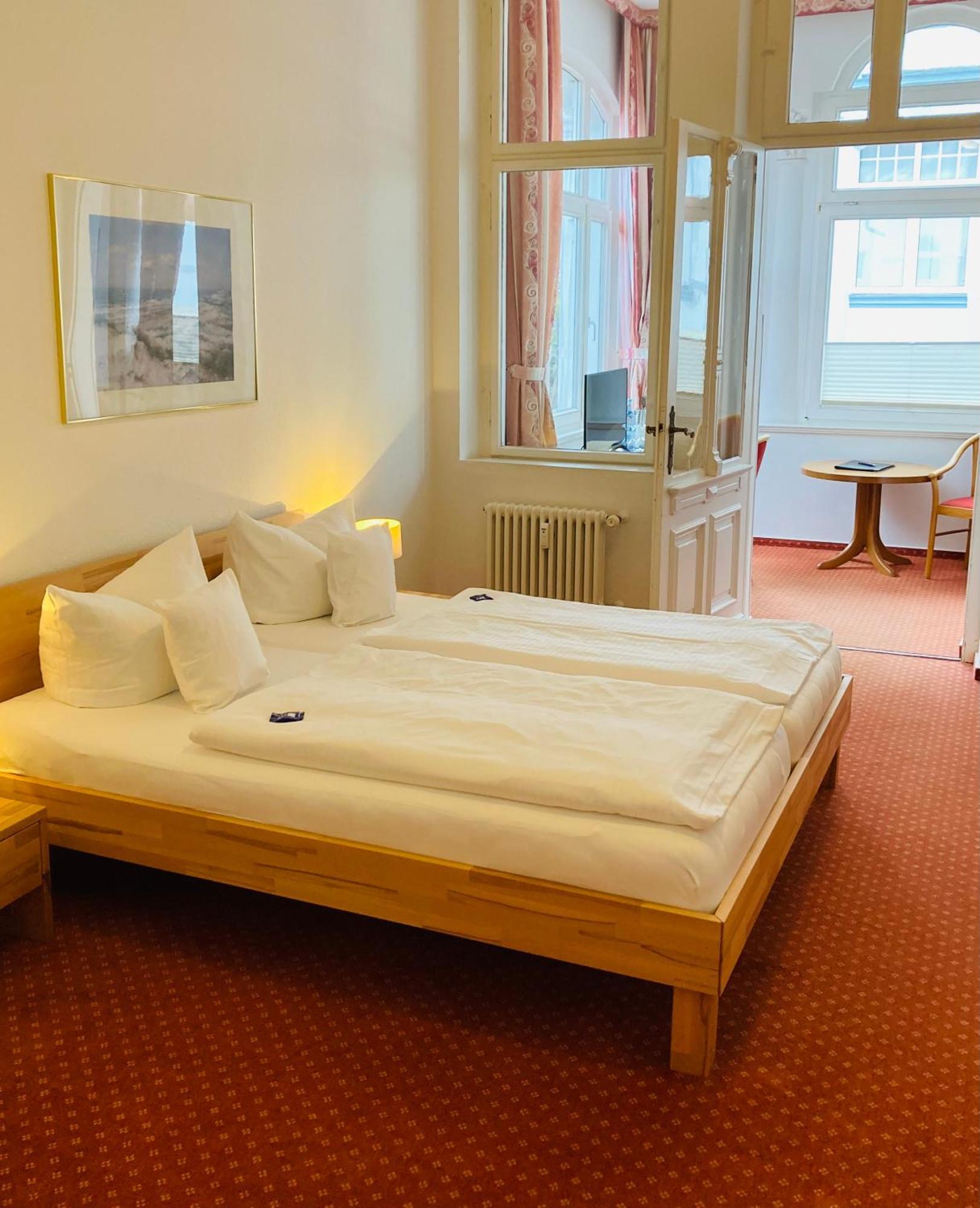 Hotel Germania ゼーバート・ヘリングスドルフ エクステリア 写真